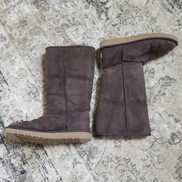 Classic Tall Ugg Boot in Chocolate - Picture 2 of 6